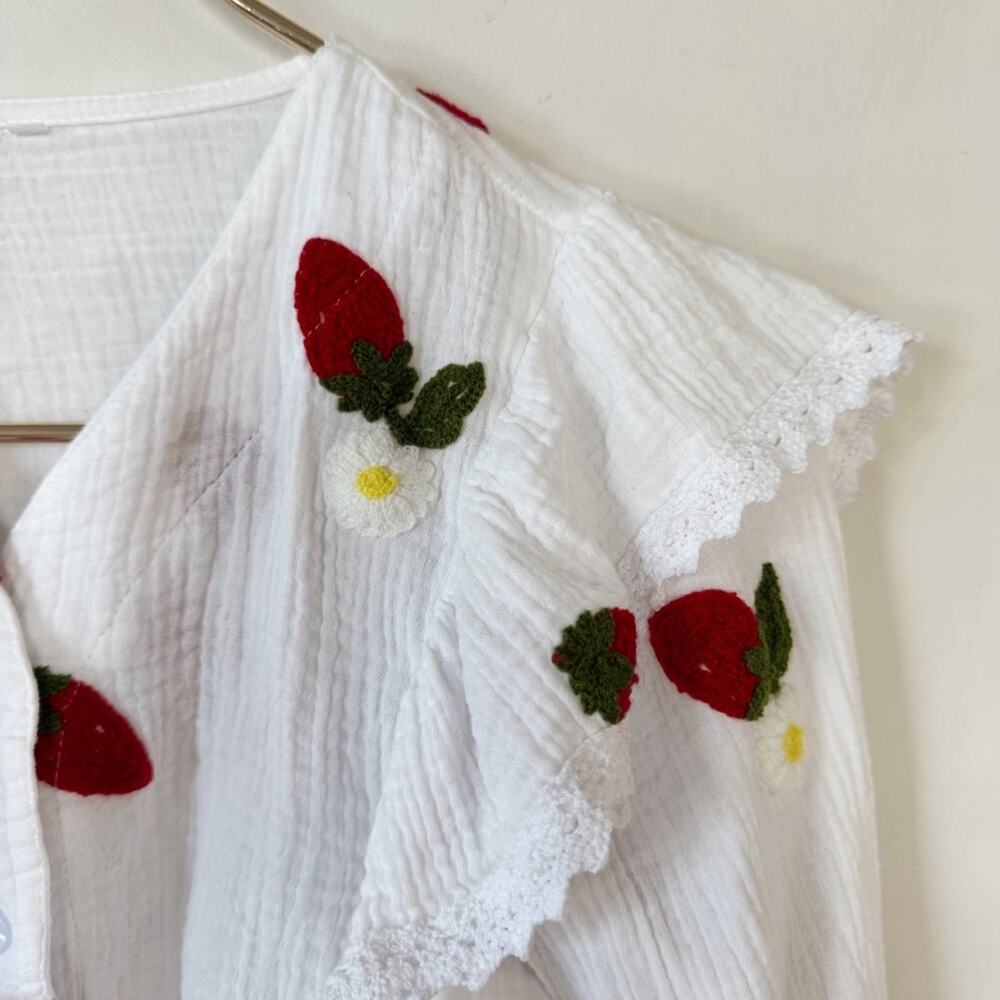 Berry Sweet Strawberry Daisy Embroidered Gauzy Cotton Ruffle Cropped Blouse S - Picture 6 of 11